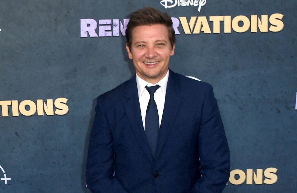 Jeremy Renner Er Macht Nach Schneepflug Unfall Wieder Stunts