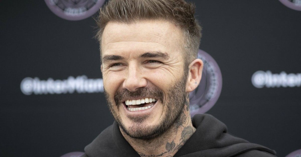 David Beckham Sohn Cruz Schenkt Ihm Schamhaar Schneider