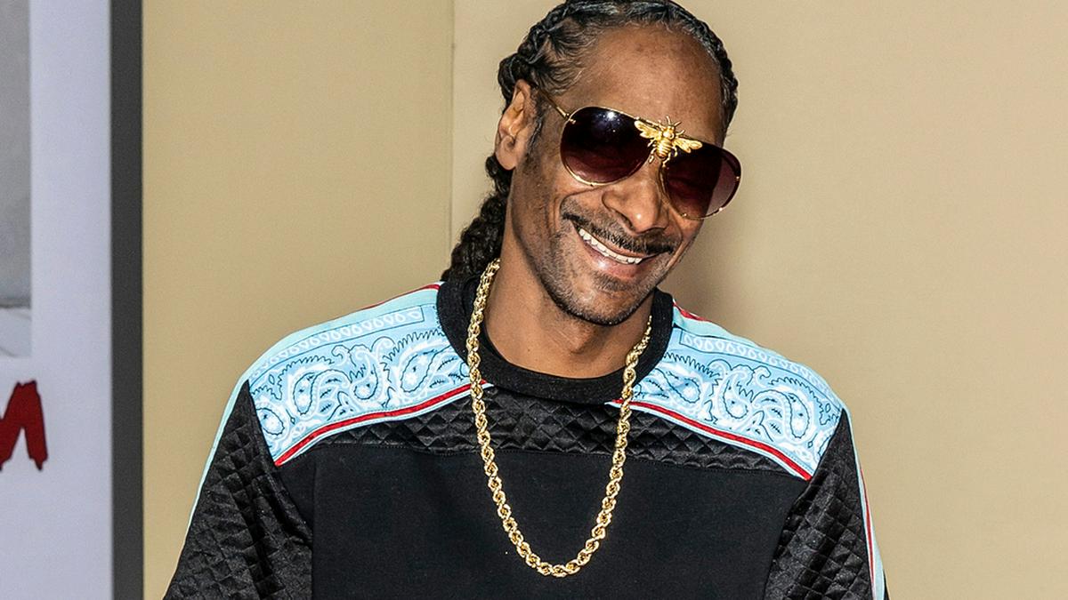 Snoop Dogg Raucht Mit Steve Urkel Marihuana