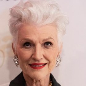 Maye Musk auf dem roten Teppich