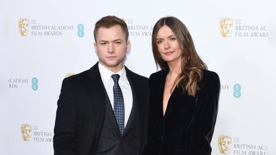 Gingen sechs Jahre lang gemeinsam durchs Leben: Taron Egerton und Emily Thomas. (stk/spot)