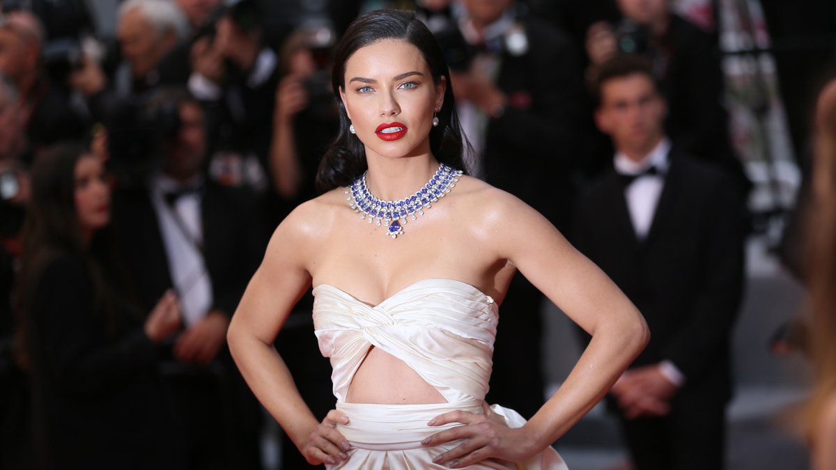 Supermodel Adriana Lima is now a mother of three