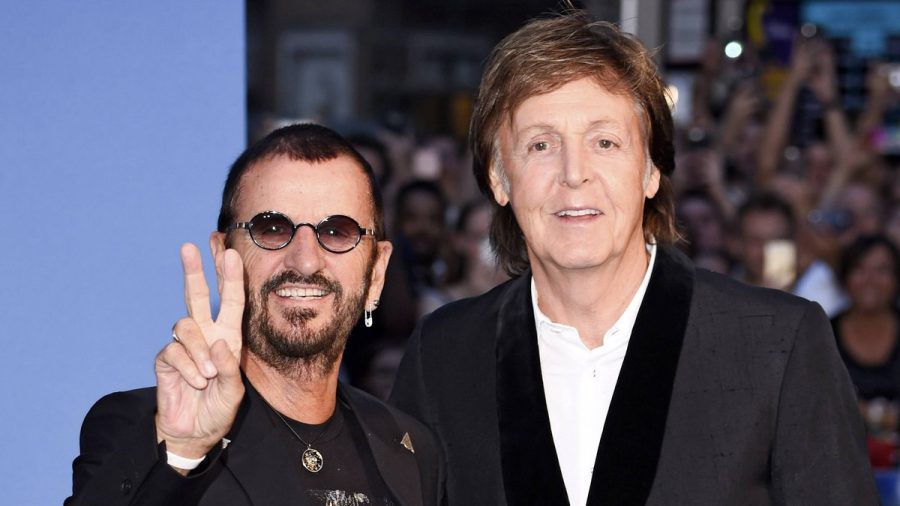 Ringo Starr und Paul McCartney (r.) gemeinsam auf dem roten Teppich. (mia/spot)