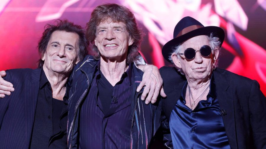 Ronnie Wood, Mick Jagger und Keith Richards (v.l.n.r.) können sich über einen weiteren Erfolg in den Deutschen Charts freuen. (juw/spot)