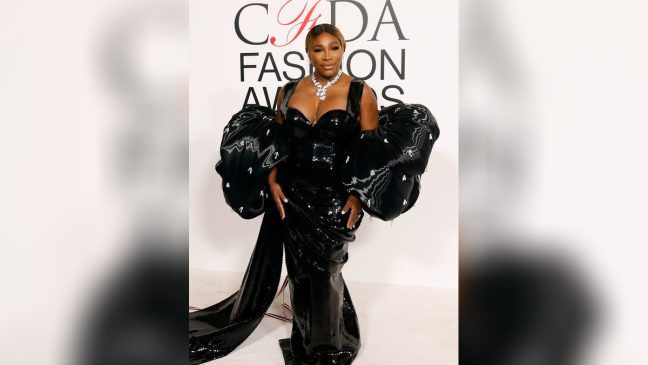 CFDA Fashion Awards: Serena Williams überzeugt im Pailletten-Kleid