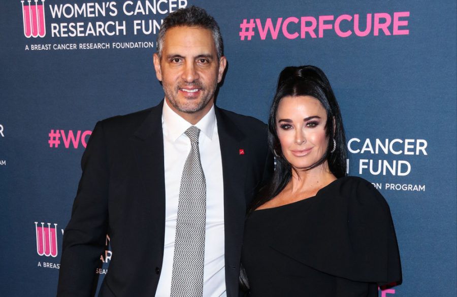 Mauricio Umansky and Kyle Richards - An Unforgettable Evening Benefit Gala 2020 - Avalon BangShowbiz