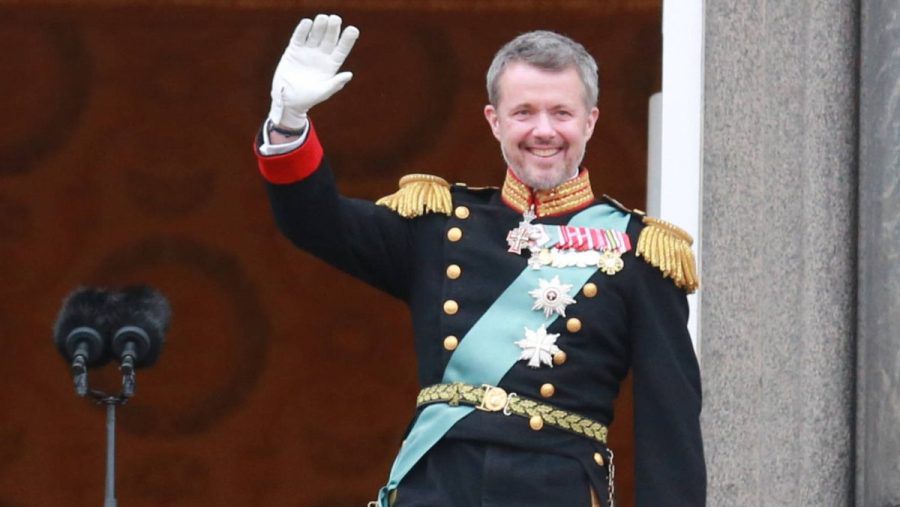 Was für Emotionen: Der neue dänische König Frederik X. weinte, lachte und küsste auf dem Balkon von Schloss Christiansborg. Drinnen fieberte sein Bruder Joachim mit. (ae/spot)