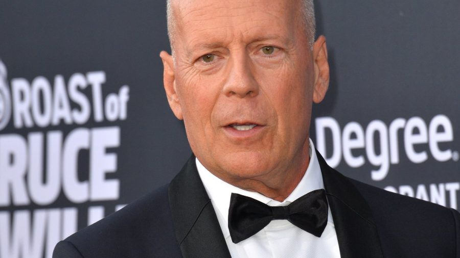 Bruce Willis ist seit Bekanntwerden seiner Erkrankung kaum noch in der Öffentlichkeit zu sehen. (lau/spot)