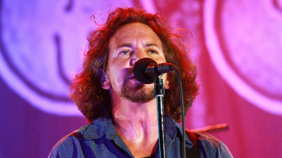 Pearl Jam um Sänger Eddie Vedder melden sich mit neuer Musik zurück. (ili/spot)
