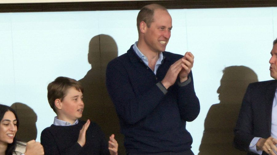 Prinz William ist ein regelmäßiger Stadionbesucher und bringt auch gerne seinen Sohn Prinz George mit. (jom/spot)