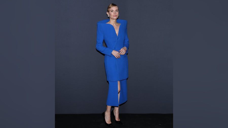Schauspielerin Diane Kruger in ihrem blauen Balenciaga-Kostüm (ili/spot)