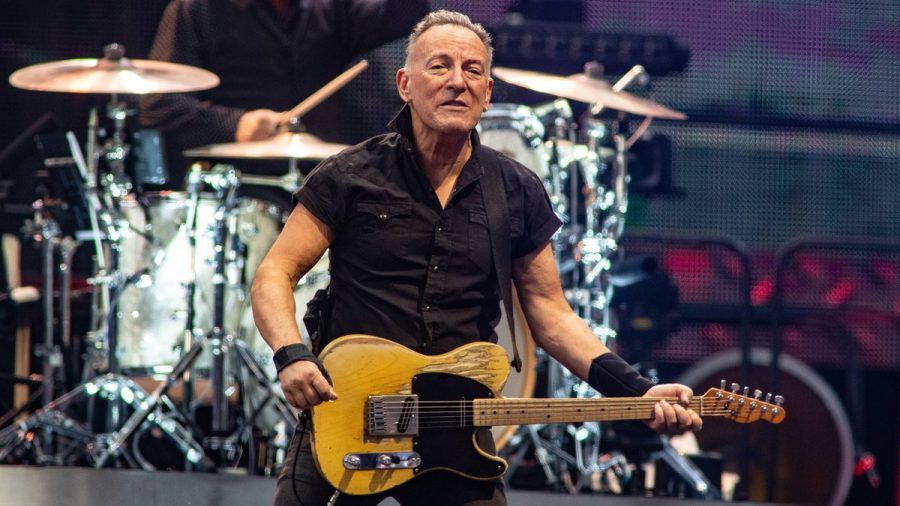 Bruce Springsteen auf der Bühne. (smi/spot)