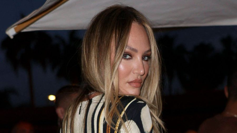 Model Candice Swanepoel zeigt in Cannes ihre perfekt gestylten Feathered Eyebrows. (the/spot)