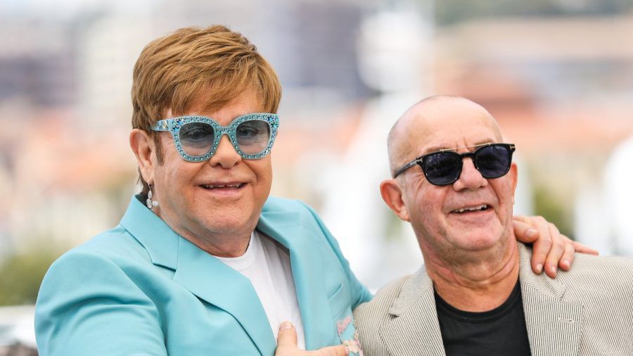 Seit Ende der Sechziger eng befreundet: Sir Elton John und sein Songschreiber Bernie Taupin. (tj/spot)