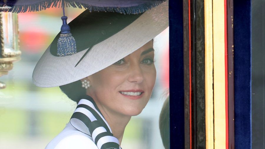 Prinzessin Kate auf dem Weg vom Buckingham Palast zur "Trooping the Colour"-Parade. (dr/spot)