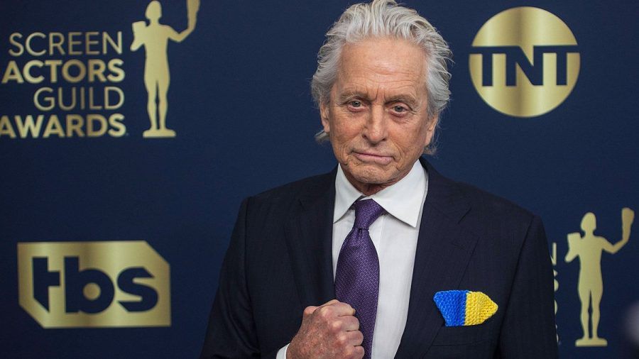 Michael Douglas steht zu seinen fast 80 Jahren. (eee/spot)