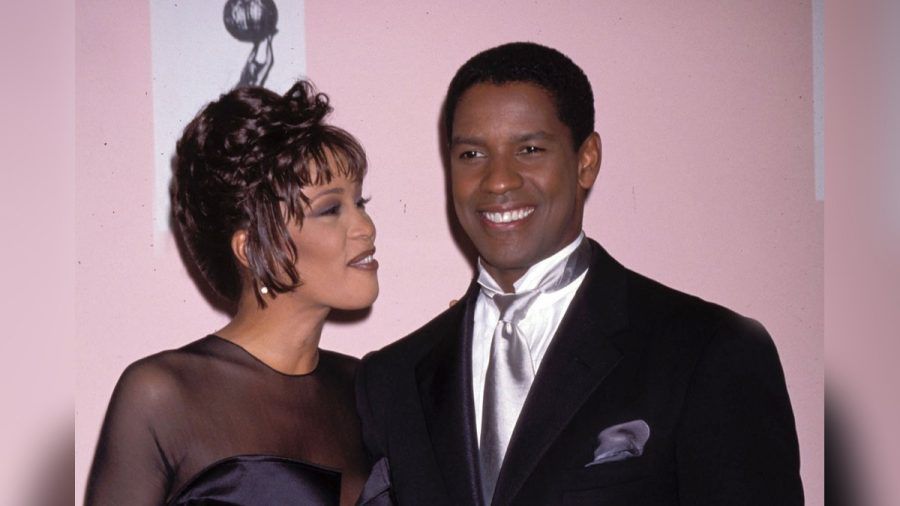 Whitney Houston und Denzel Washington 1996. (smi/spot)