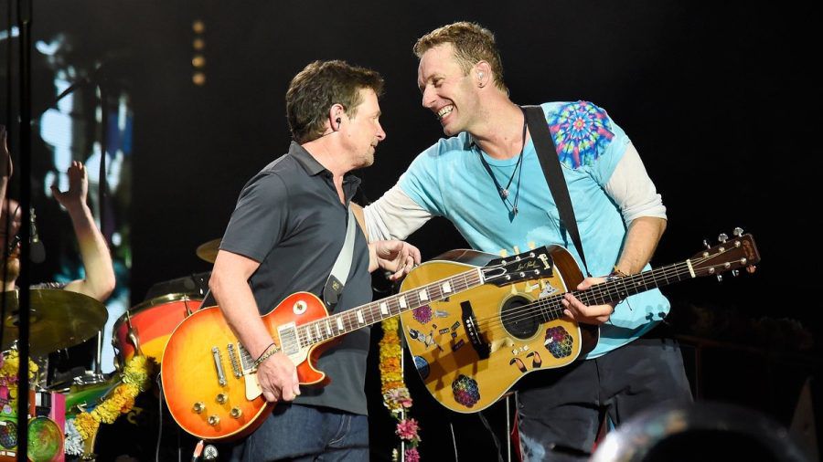 Michael J. Fox stand bereits 2016 mit Chris Martin bei einem Coldplay-Konzert auf der Bühne. (ncz/spot)