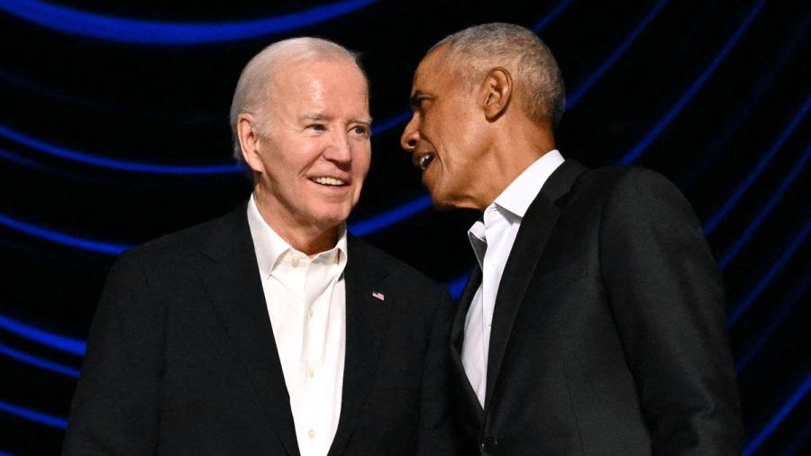US-Präsident Joe Biden (l.) kann sich in jeder Hinsicht auf die Unterstützung von Barack Obama verlassen. (tj/spot)