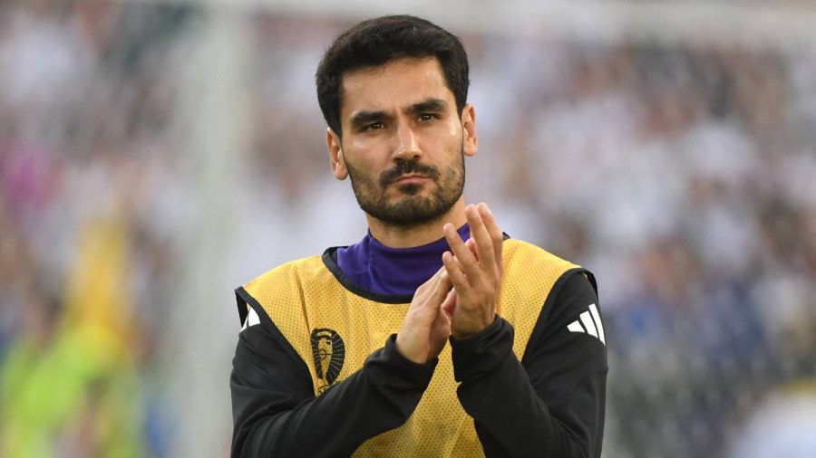 Die Enttäuschung ist ihm ins Gesicht geschrieben: Ilkay Gündogan im Stuttgarter Stadion nach dem spannenden Viertelfinale gegen Spanien. (ae/spot)