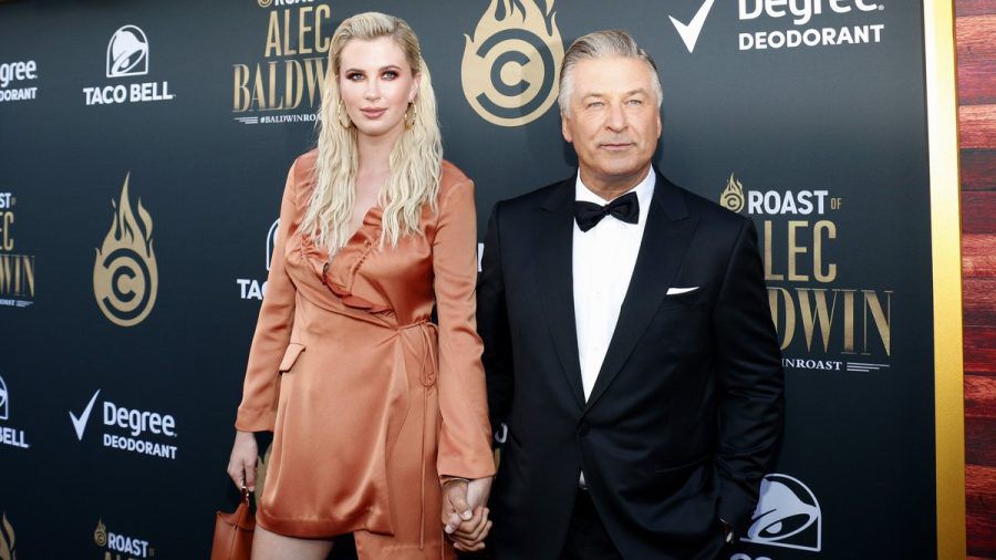 Ireland Baldwin mit ihrem Vater Alec Baldwin im Jahr 2019 in Beverly Hills. (dr/spot)