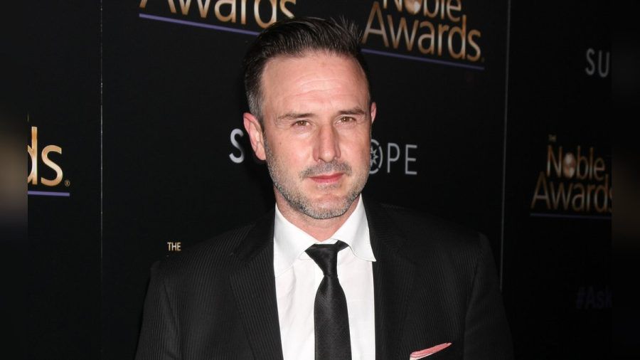 David Arquette wird wohl in "Scream 7" fehlen. (eee/spot)