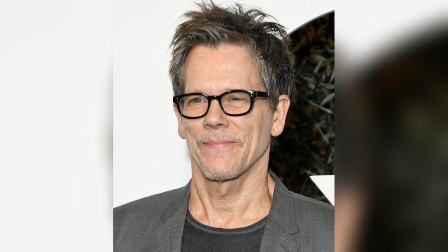 Kevin Bacon zieht blank. (smi/spot)