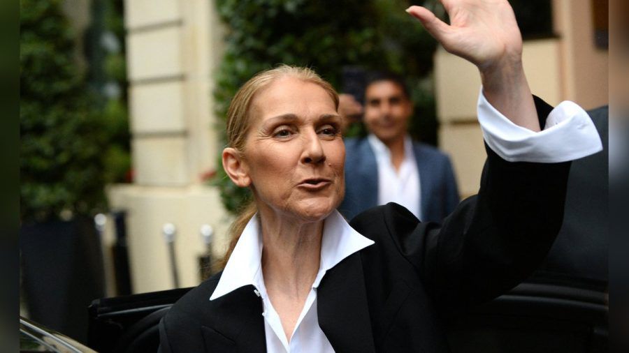 Céline Dion verteilt wenige Tage vor der Eröffnung der Olympischen Sommerspiele Luftküsse in Paris. (sv/spot)