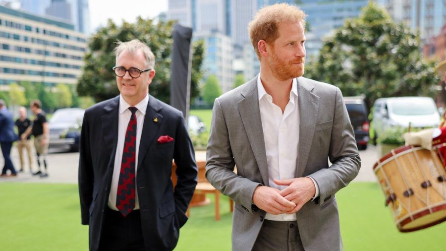 Dominic Reid (l.) und Prinz Harry arbeiteten für die Invictus Games zehn Jahre lang zusammen. (eyn/spot)