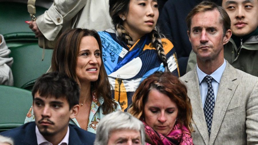 Pippa Middleton mit ihrem Ehemann James Matthews am Freitag in Wimbledon. (dr/spot)