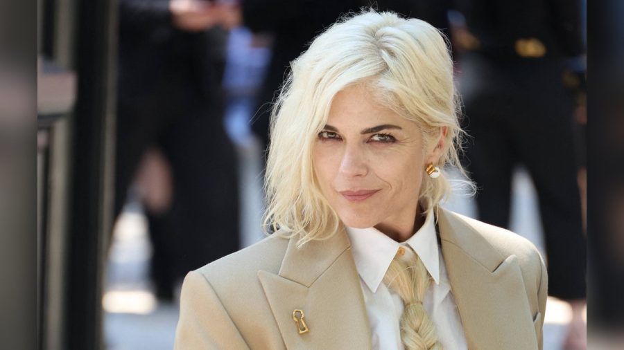 Selma Blair im Juni 2024 beim Besuch der Fashion Week in Paris. (the/spot)