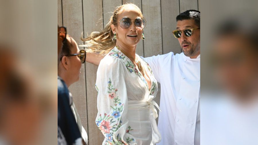 Jennifer Lopez feiert am 24. Juli ihren 55. Geburtstag. (ae/spot)