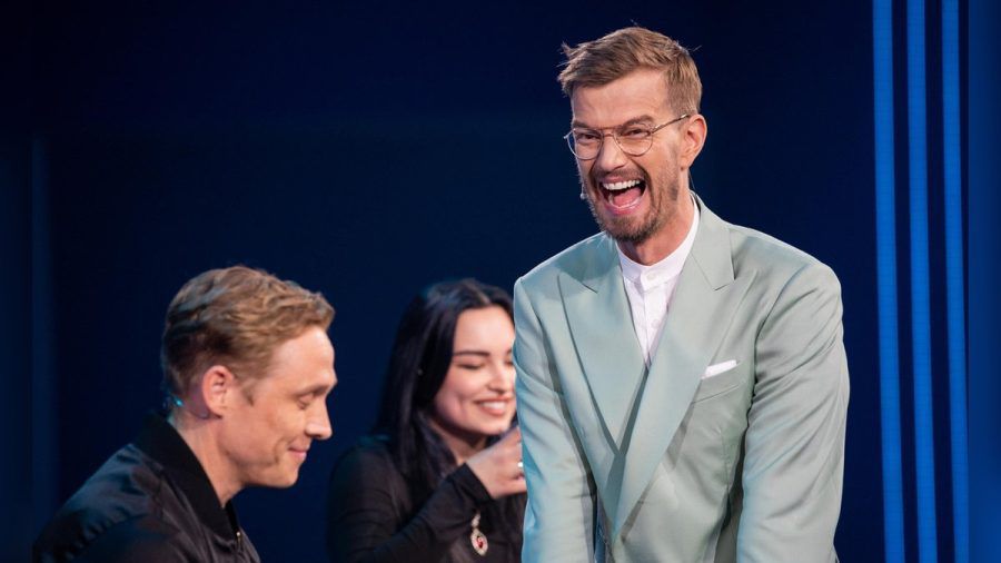 "Wer stiehlt mir die Show?": Matthias Schweighöfer (l.) und Joko Winterscheidt. (cg/spot)