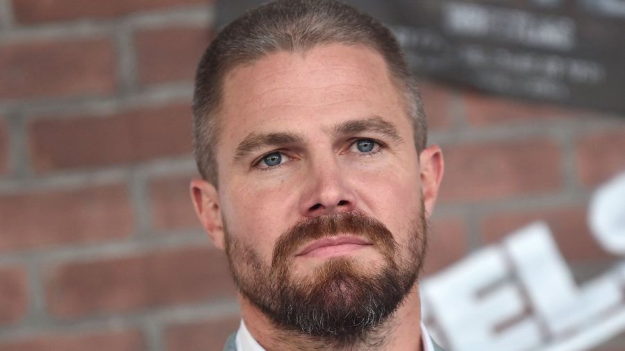 Stephen Amell kümmert sich als Star-Anwalt Ted Black um neue Fälle in Los Angeles. (hub/spot)