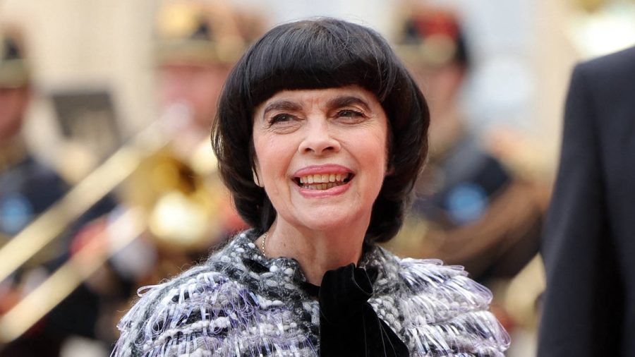 Mireille Mathieu kümmert sich akribisch um ihren Teint. (eyn/spot)