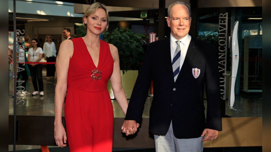 Fürstin Charlène und Fürst Albert II. kamen händchenhaltend zu einer Veranstaltung in Monaco. (noe/spot)