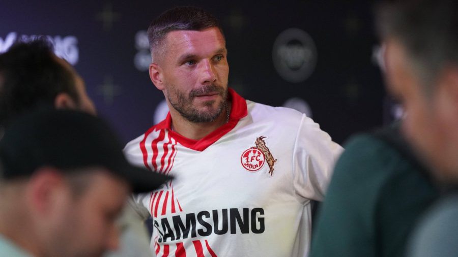 Lukas Podolski im rot-weißen Trikot des 1. FC Köln. (eee/spot)