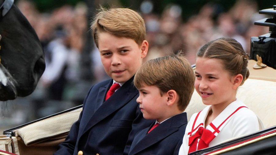 Sie sind die Zukunft der britischen Monarchie: Prinz George (l.), Prinz Louis und Prinzessin Charlotte. (ili/spot)