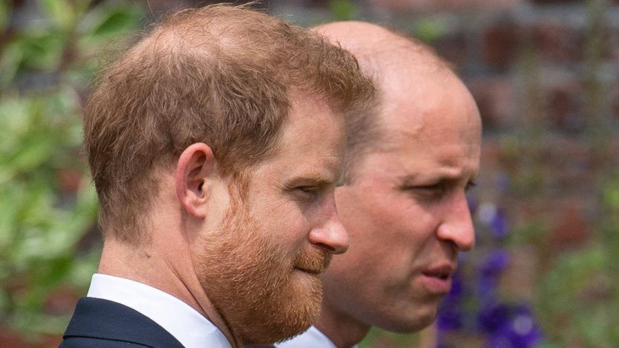 Prinz William und Prinz Harry sollen die Beerdigung ihres Onkels besucht haben. (wue/spot)