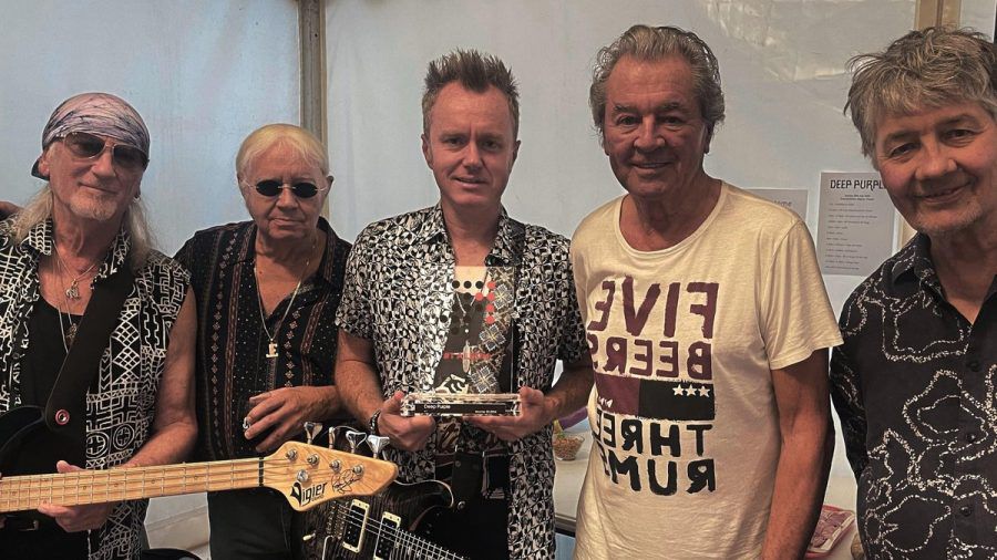 Die Hardrock-Veteranen von Deep Purple mit ihrem brandneuen "Nummer 1 Award" (tj/spot)