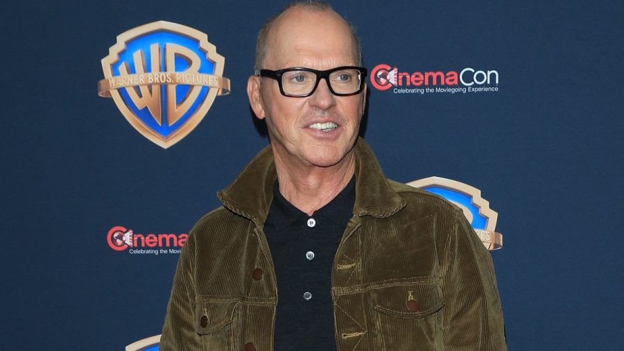 Michael Keaton, hier bei einem Event 2024 abgelichtet, schert sich wenig um das Schicksal des gecancelten "Batgirl"-Films. (lau/spot)