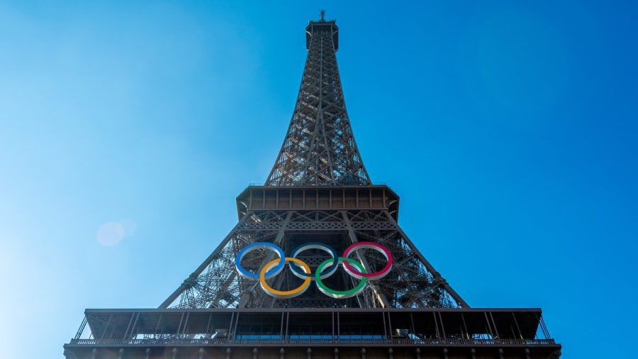 Den Eiffelturm schmücken die fünf olympischen Ringe. (paf/spot)