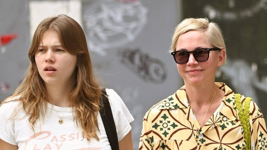 Matilda Ledger und ihre Mutter Michelle Williams am 31. Juli in New York. (eyn/spot)