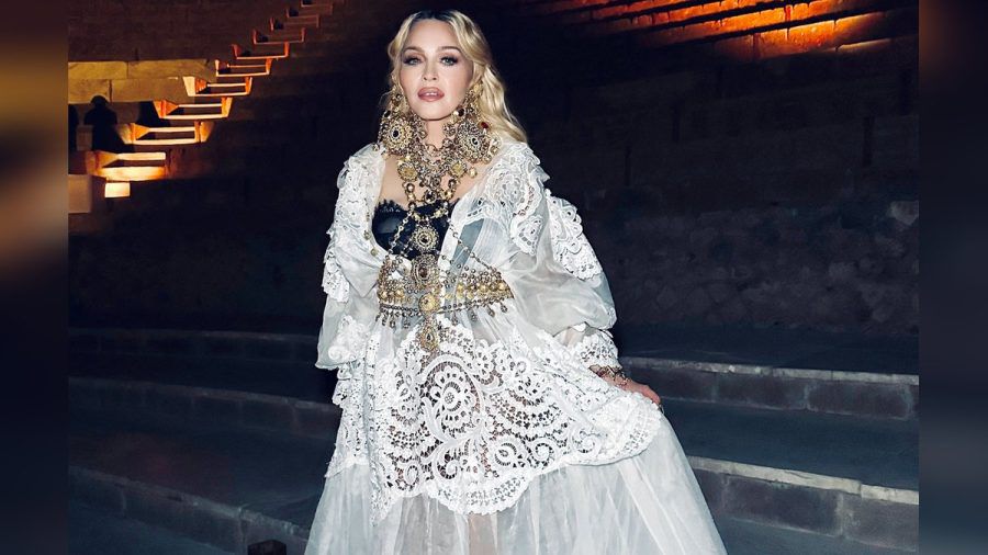 Madonna hat sich für ihre Geburtstagsparty eine besondere Location ausgesucht: das Große Theater von Pompeji. (the/spot)