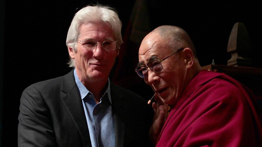 Seit Jahren eng miteinander befreundet: Schauspieler Richard Gere und der Dalai Lama. (tj/spot)