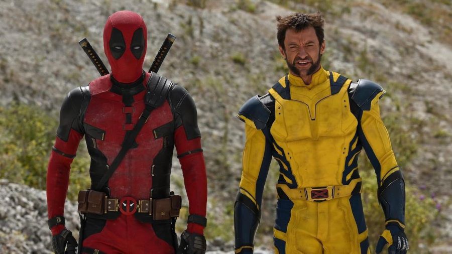 "Deadpool & Wolverine": Ryan Reynolds mit Maske (l.), Hugh Jackman ohne... (dr/spot)