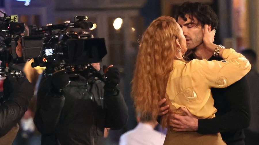 Blake Lively und Justin Baldoni am Set der Buch-Verfilmung von "Nur noch ein einziges Mal". (noe/spot)