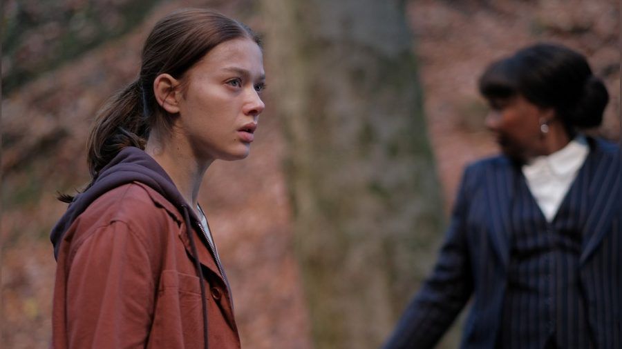 Was geschieht Seltsames im Internat? Jessica Alexander als Luce in "Fallen". (smi/spot)