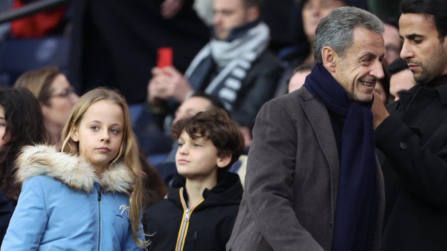 Der ehemalige französische Präsident Nicolas Sarkozy mit seiner jüngsten Tochter Giulia. (the/spot)