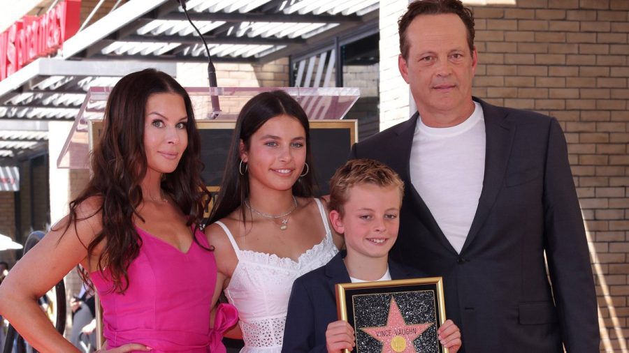 Vince Vaughn mit Gattin Kyla Weber, Tochter Locklyn und Sohn Vernon. (smi/spot)